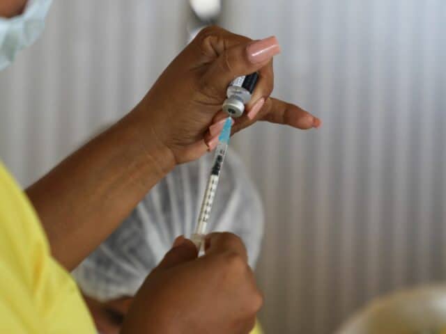 Saúde atualiza boletins da Covid-19, Mpox e vacinação neste domingo em Manaus. (FOTO: Eduardo Prado/FVS-RCP)