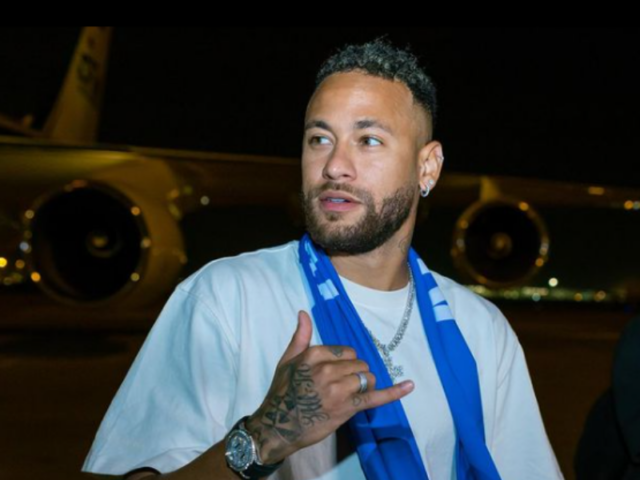 Neymar Jr. na Arábia Saudita, onde jogará pelo time Al-Hilal