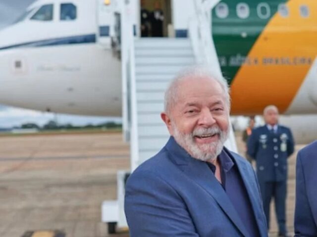 Lula - avião - pane